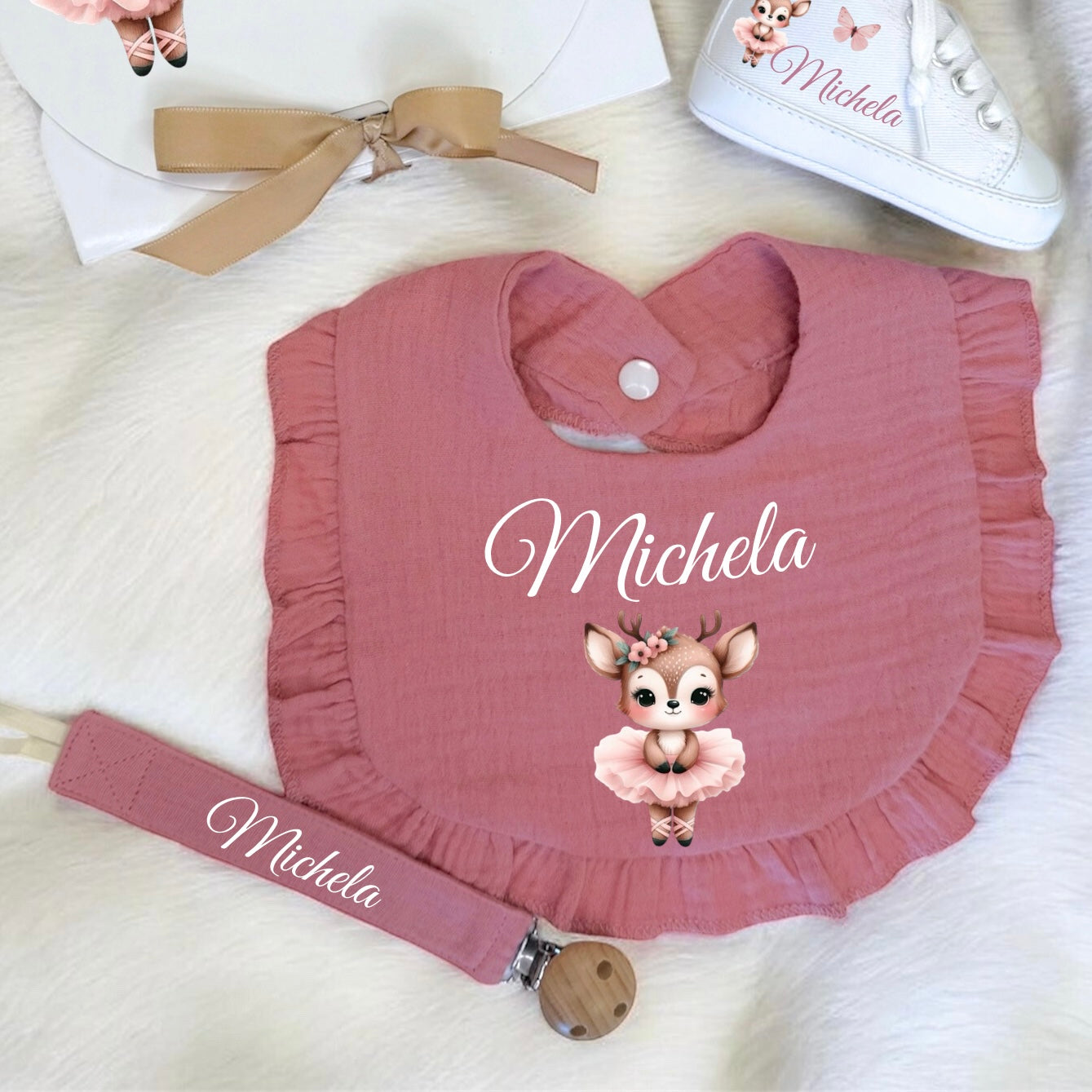 Set Nascita Personalizzato Ballerina – Scarpine, Bavaglino e Clip Porta Ciuccio