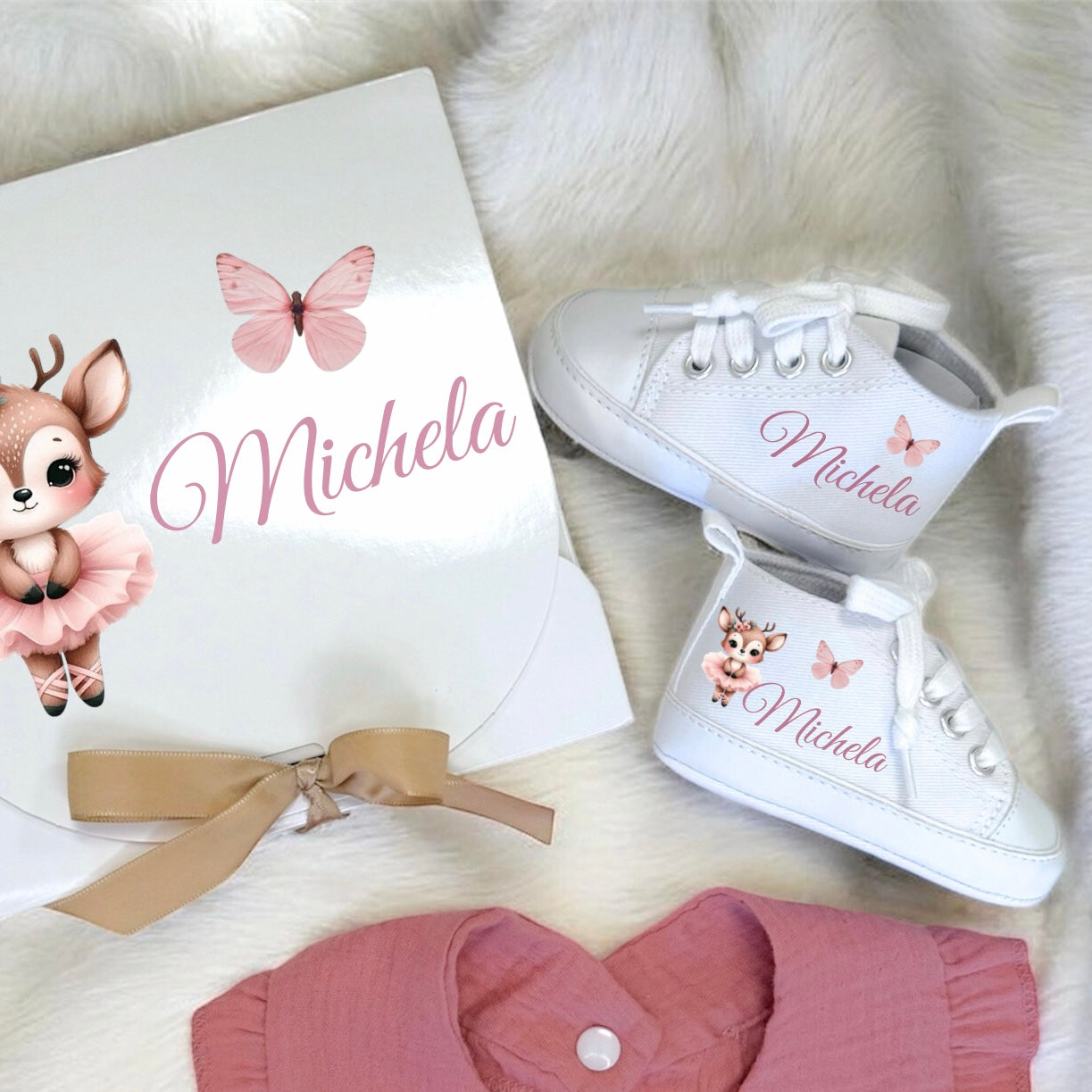 Set Nascita Personalizzato Ballerina – Scarpine, Bavaglino e Clip Porta Ciuccio