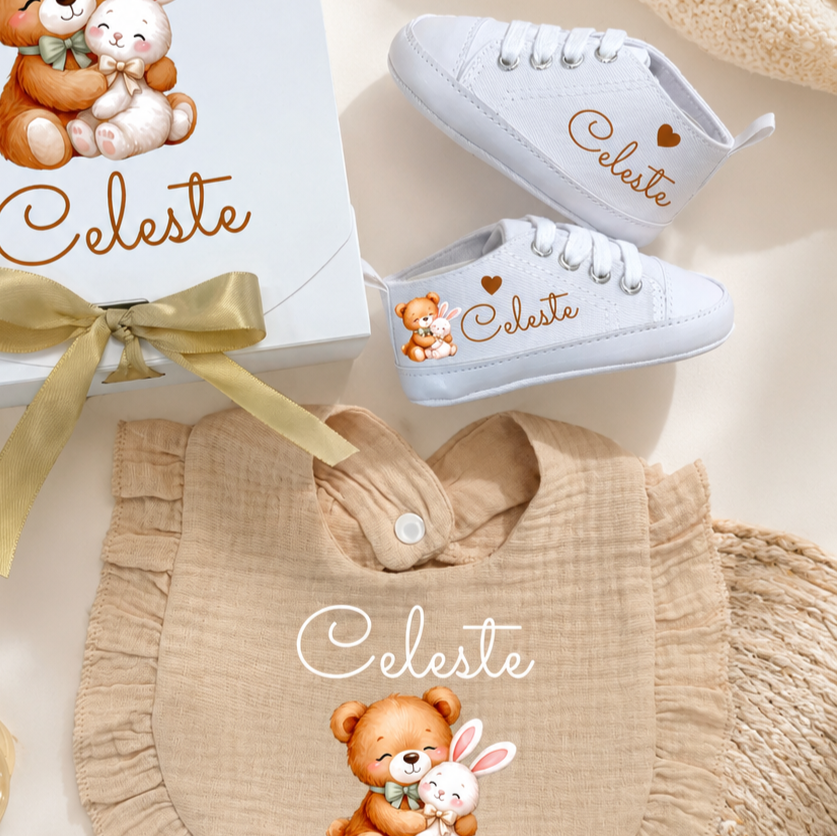 Set Nascita Abbraccio - Scarpine, Bavaglino e Clip Porta Ciuccio