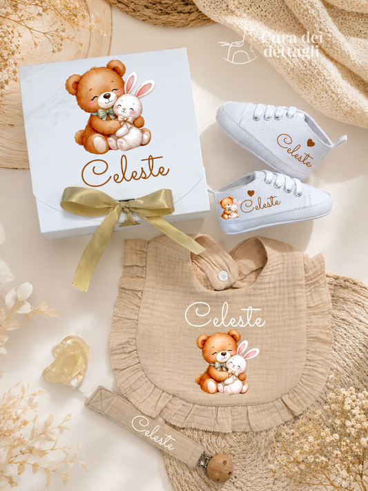 Set Nascita Abbraccio - Scarpine, Bavaglino e Clip Porta Ciuccio
